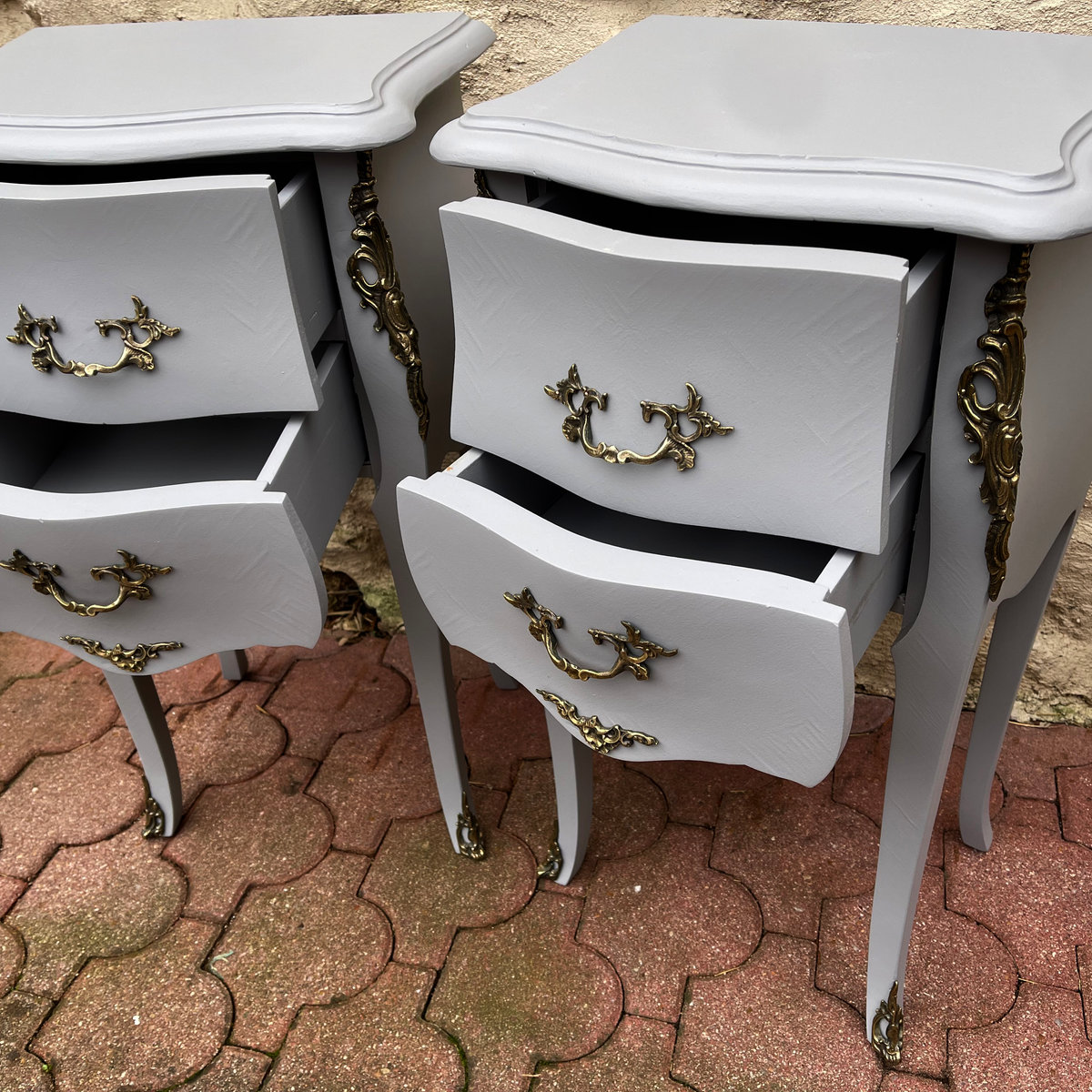 Jolie Paire de Chevets Anciens de Style Louis XV Gris Taupe ALBEN168