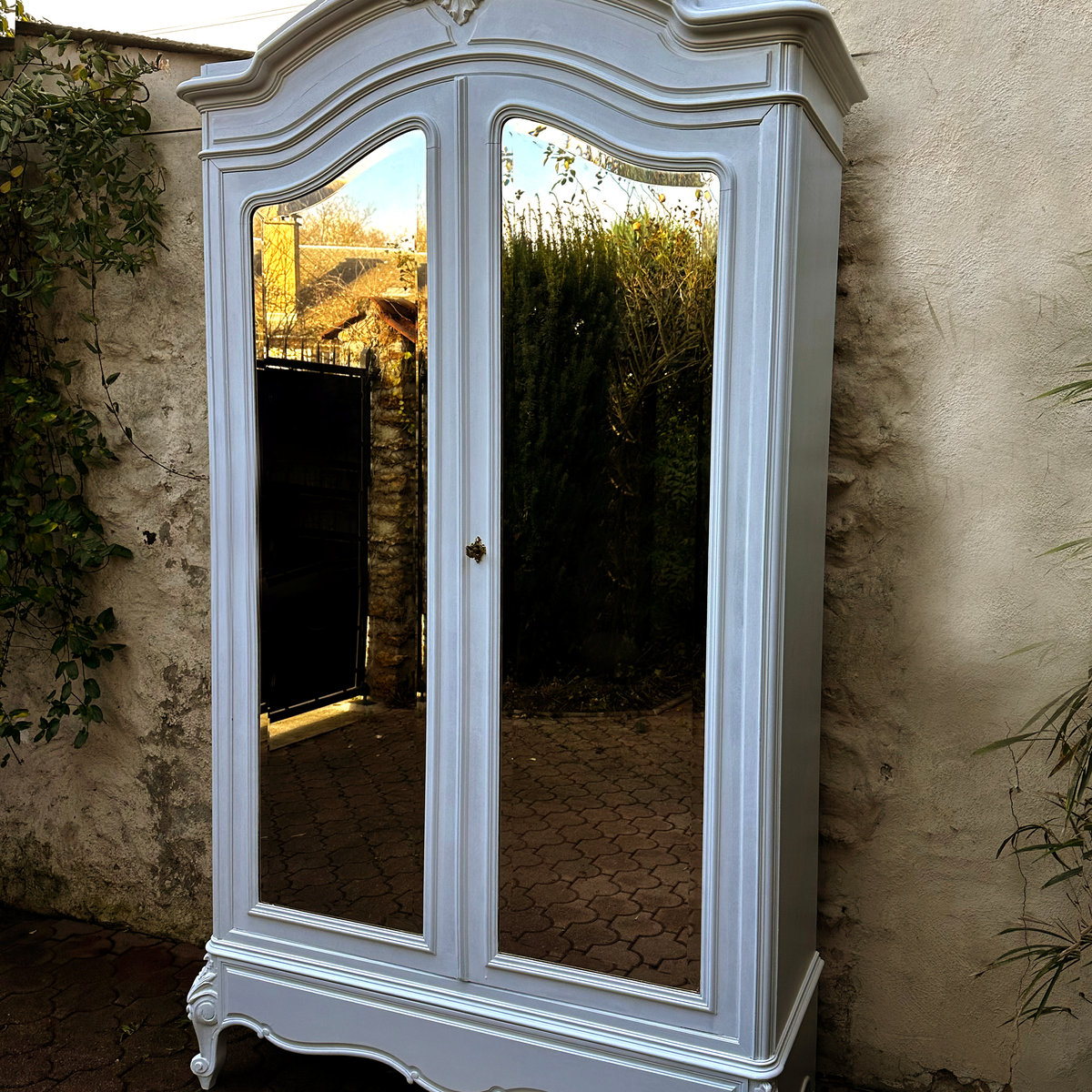Armoire Ancienne de Style Louis XV Blanche ALBEN168